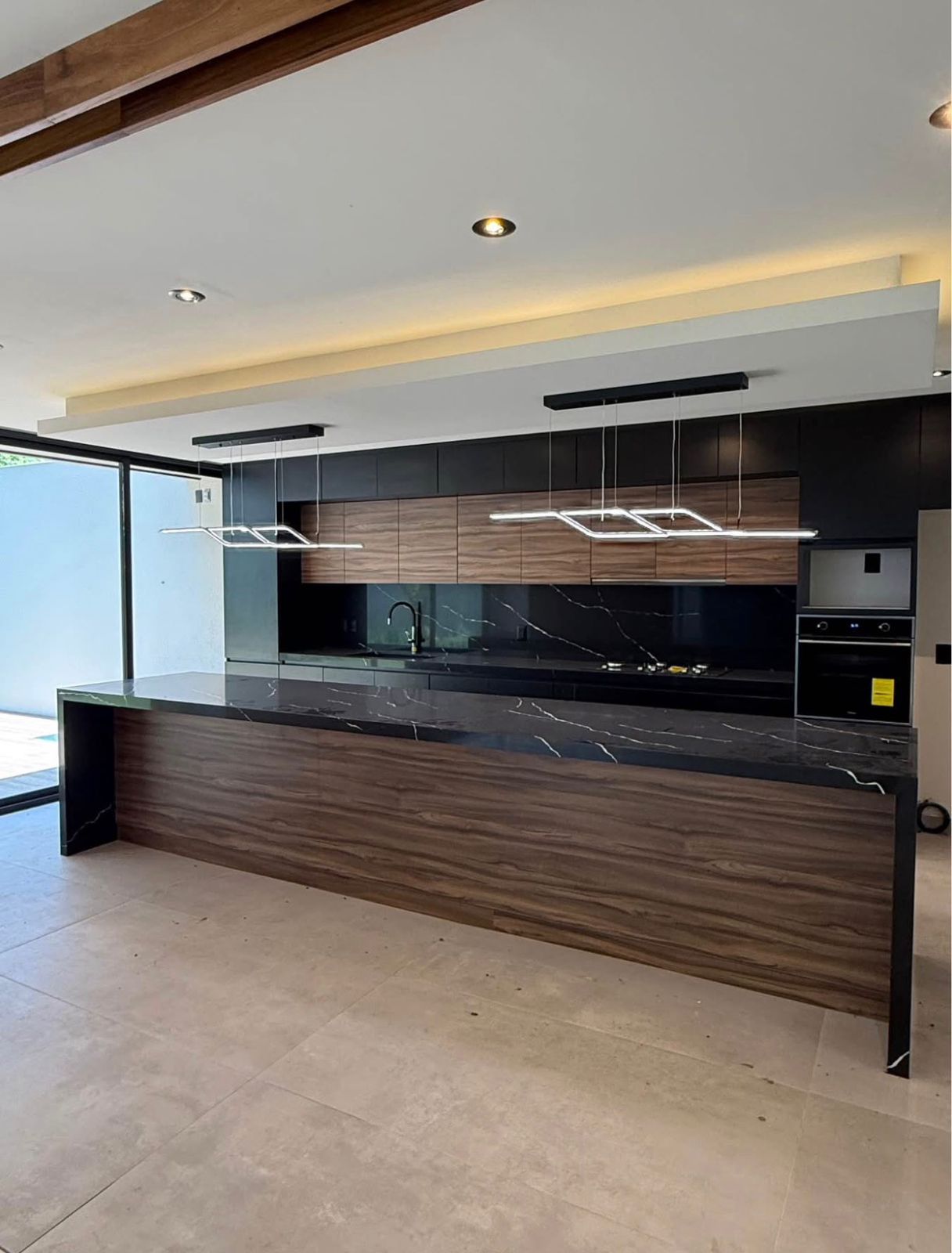 CASA EN VENTA/RENTA EN CLUB Y DENTRO DEL CAMPO DE GOLF ALTOZANO, MORELIA