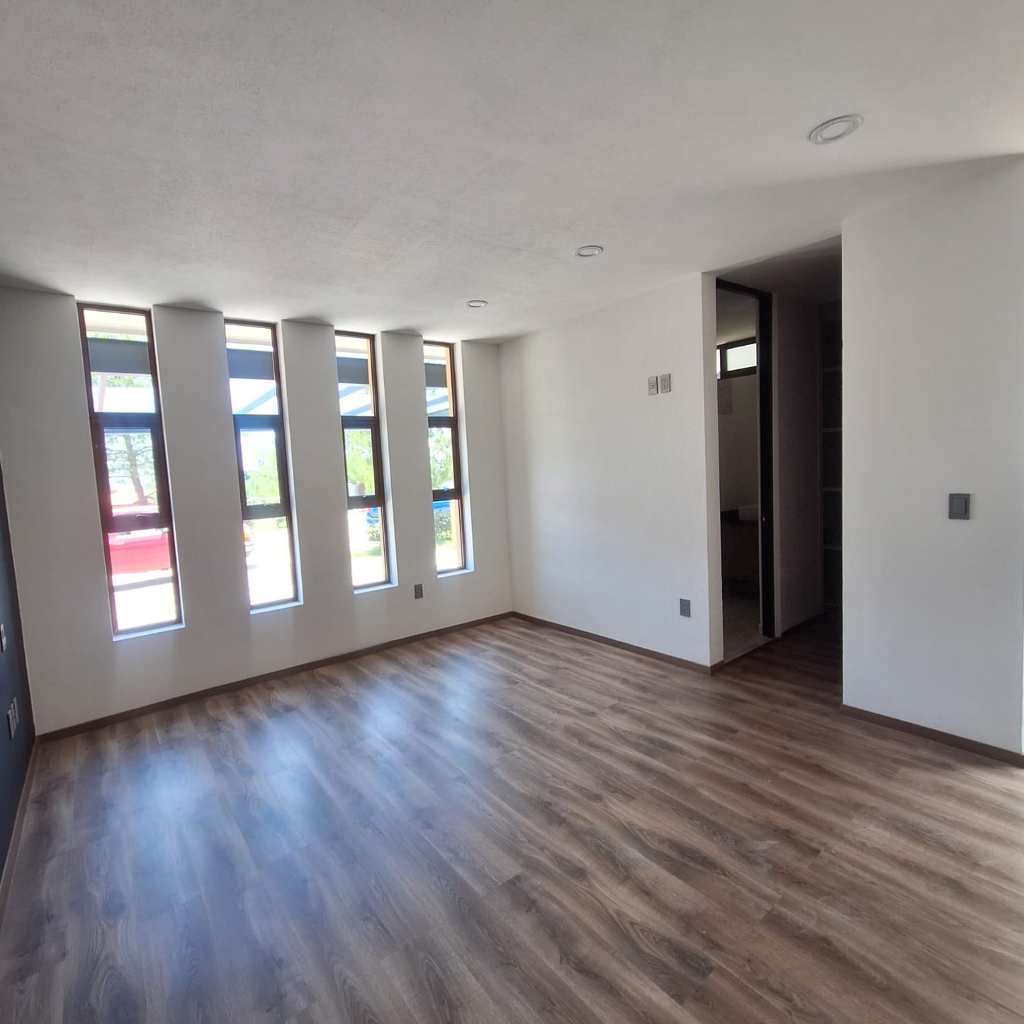 CASA RESIDENCIAL EN VENTA EN CLUB Y DENTRO DEL CAMPO DE GOLF ALTOZANO, MORELIA