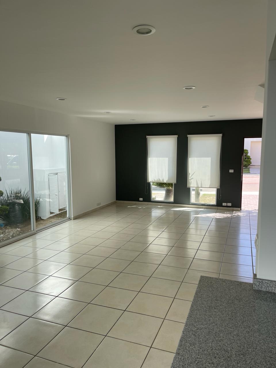 CASA EN RENTA EN RINCON DE ALTOZANO, MORELIA
