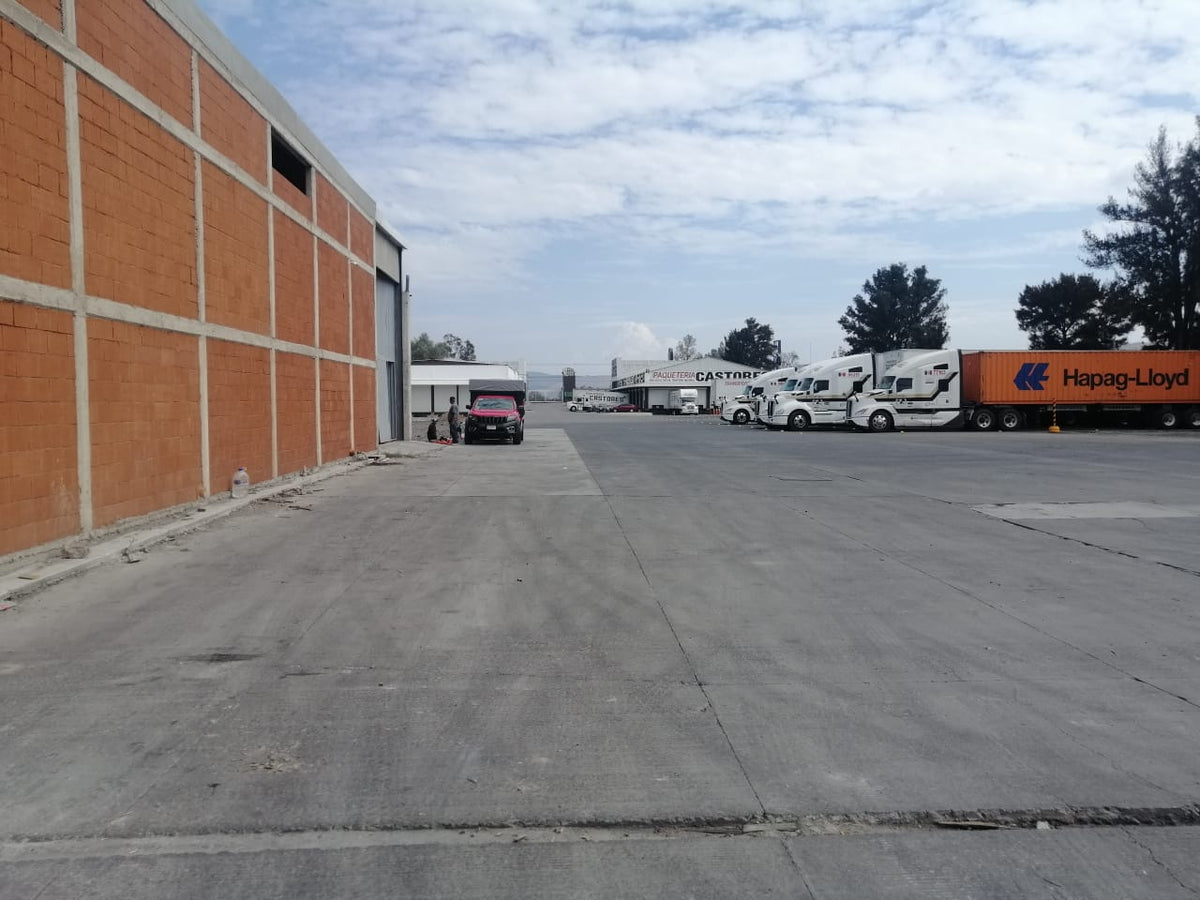 BODEGA INDUSTRIAL EN RENTA EN SALIDA SALAMANCA, MORELIA