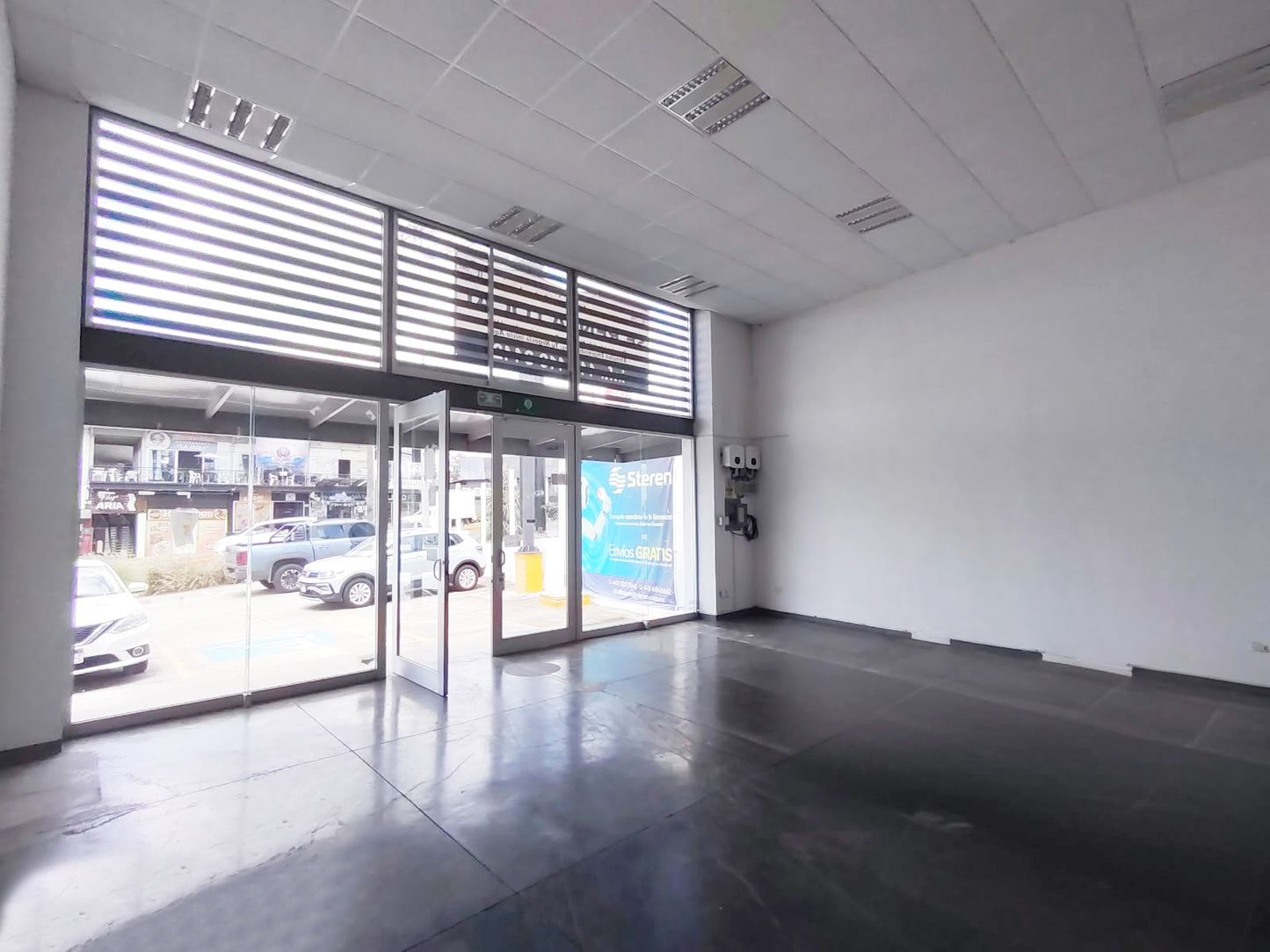 LOCAL COMERCIAL EN RENTA EN AV. JUAN PABLO II ALTOZANO, MORELIA