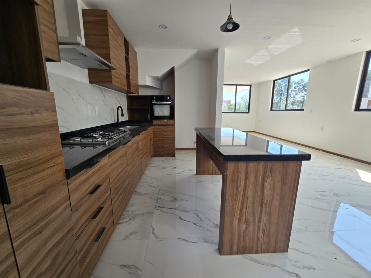 CASA EN PREVENTA EN CAÑADAS DEL BOSQUE TRES MARIAS, MORELIA