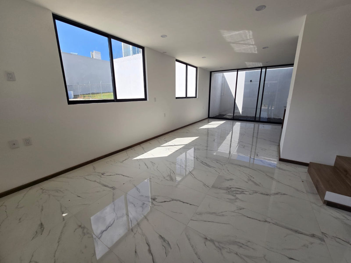 CASA EN PREVENTA EN CAÑADAS DEL BOSQUE TRES MARIAS, MORELIA