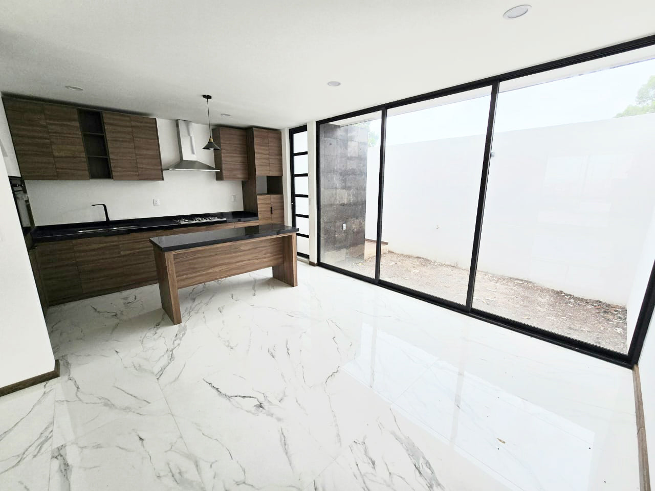 CASA EN PREVENTA EN CAÑADAS DEL BOSQUE TRES MARIAS, MORELIA