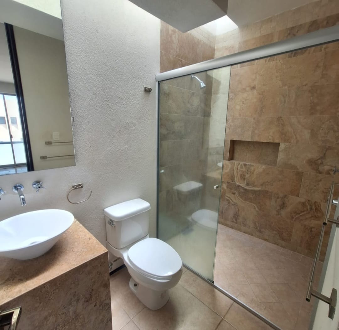 CASA EN RENTA EN RINCON DE ALTOZANO, MORELIA