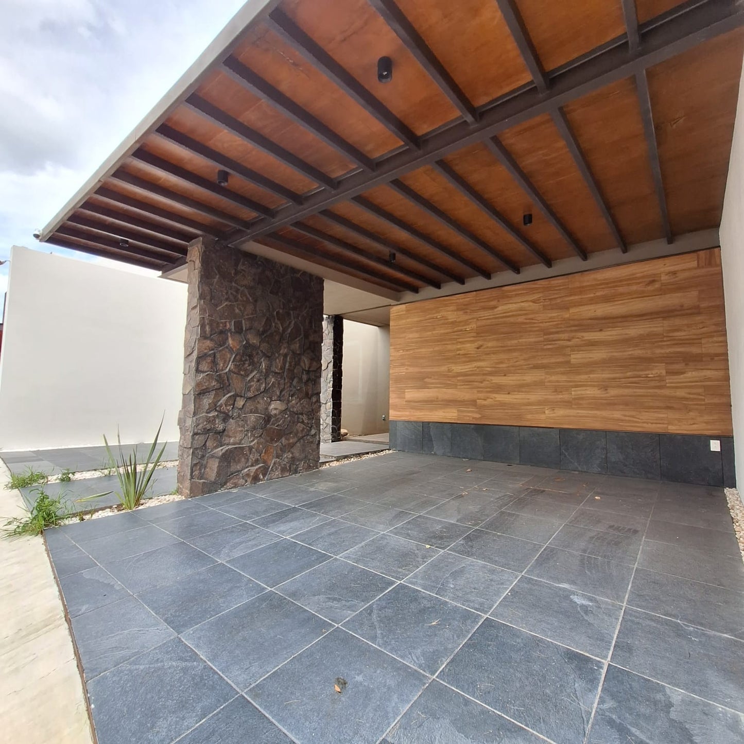 CASA RESIDENCIAL EN VENTA EN LOMAS DE LAS AMERICAS, MORELIA
