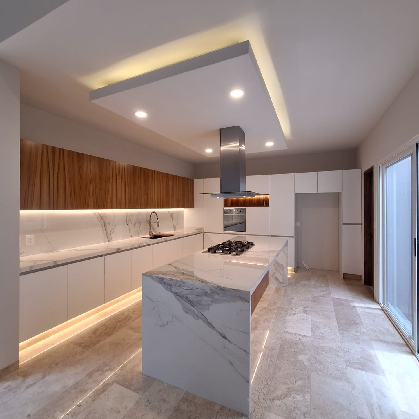 CASA RESIDENCIAL EN VENTA EN LOMAS DE LAS AMERICAS, MORELIA