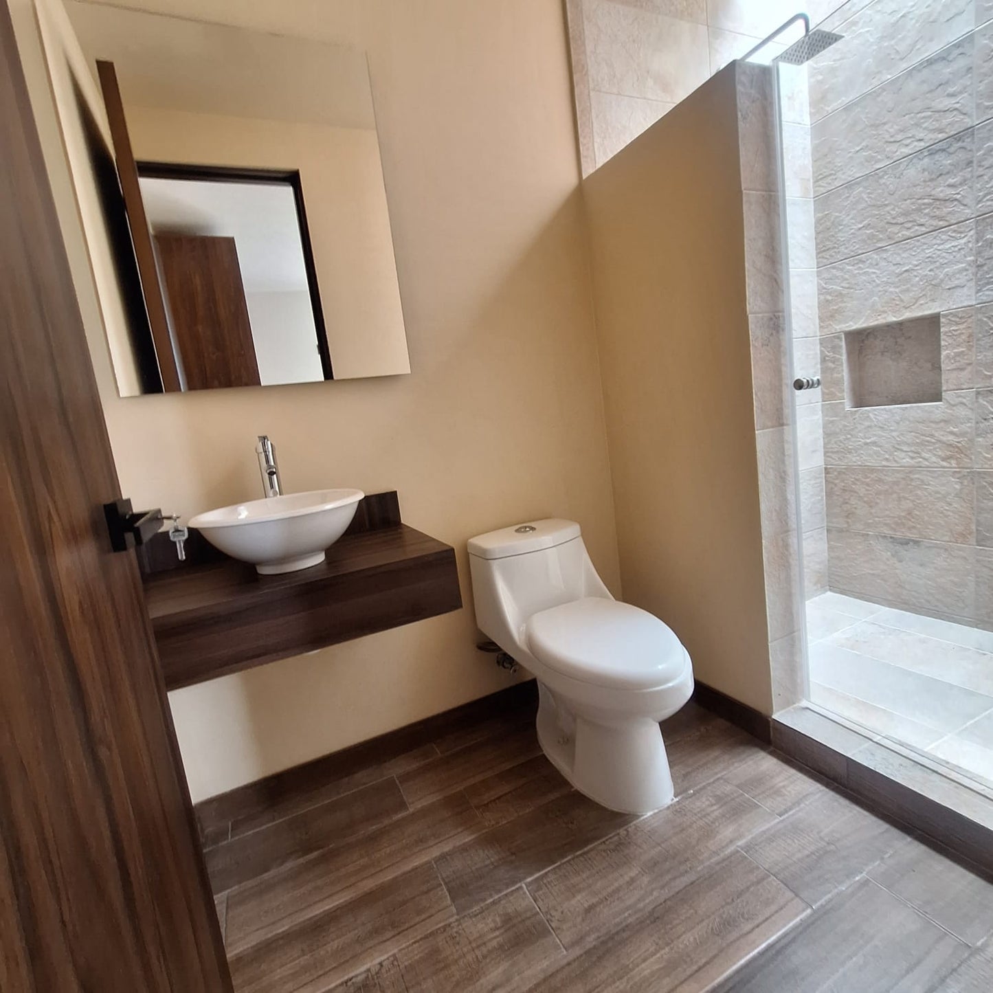 CASA EN VENTA EN LOS MIRASOLES, MORELIA
