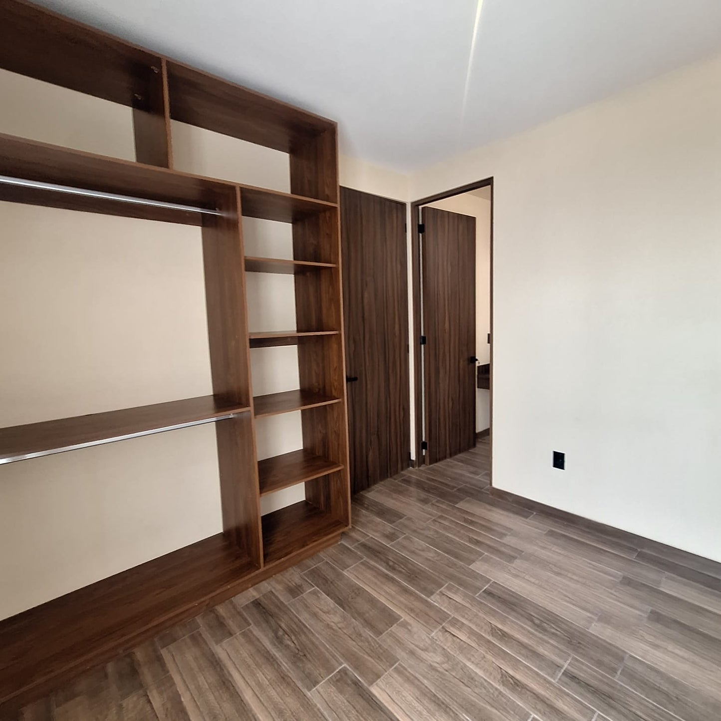 CASA EN VENTA EN LOS MIRASOLES, MORELIA
