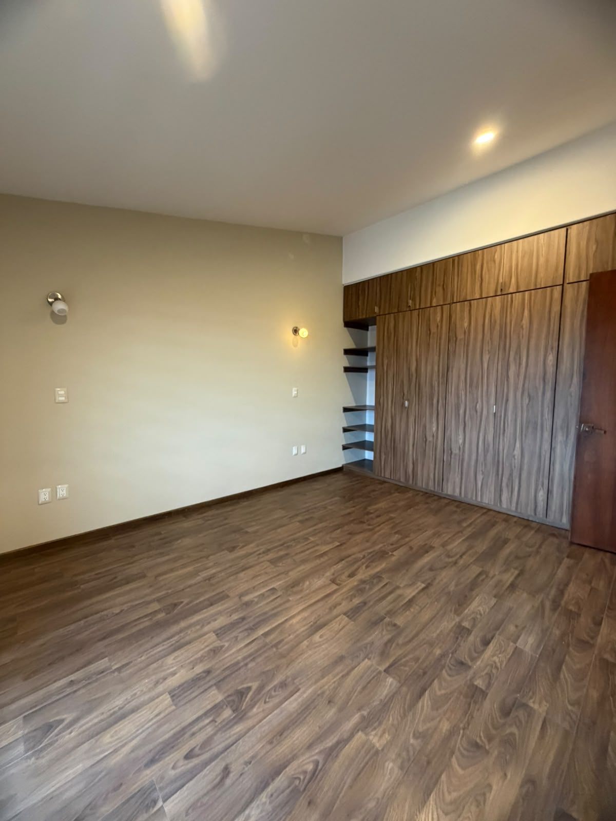 CASA EN VENTA EN CLUB Y DENTRO DEL CAMPO DE GOLF ALTOZANO, MORELIA