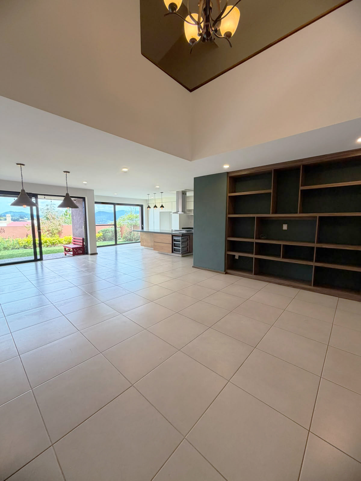 CASA EN VENTA EN CLUB Y DENTRO DEL CAMPO DE GOLF ALTOZANO, MORELIA