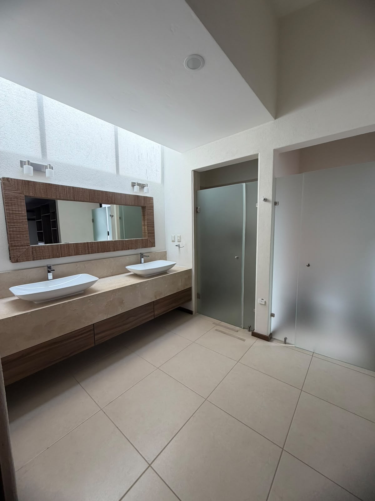 CASA EN VENTA EN CLUB Y DENTRO DEL CAMPO DE GOLF ALTOZANO, MORELIA