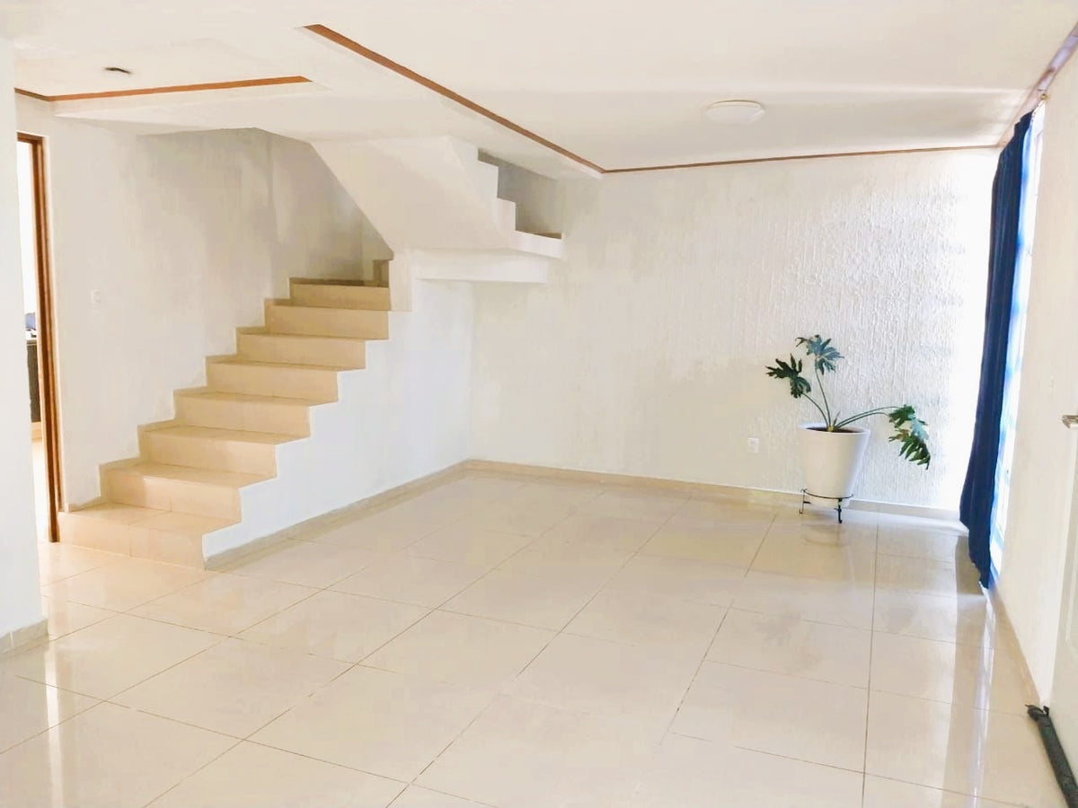 CASA EN VENTA EN ANA MARIA GALLAGA, MORELIA