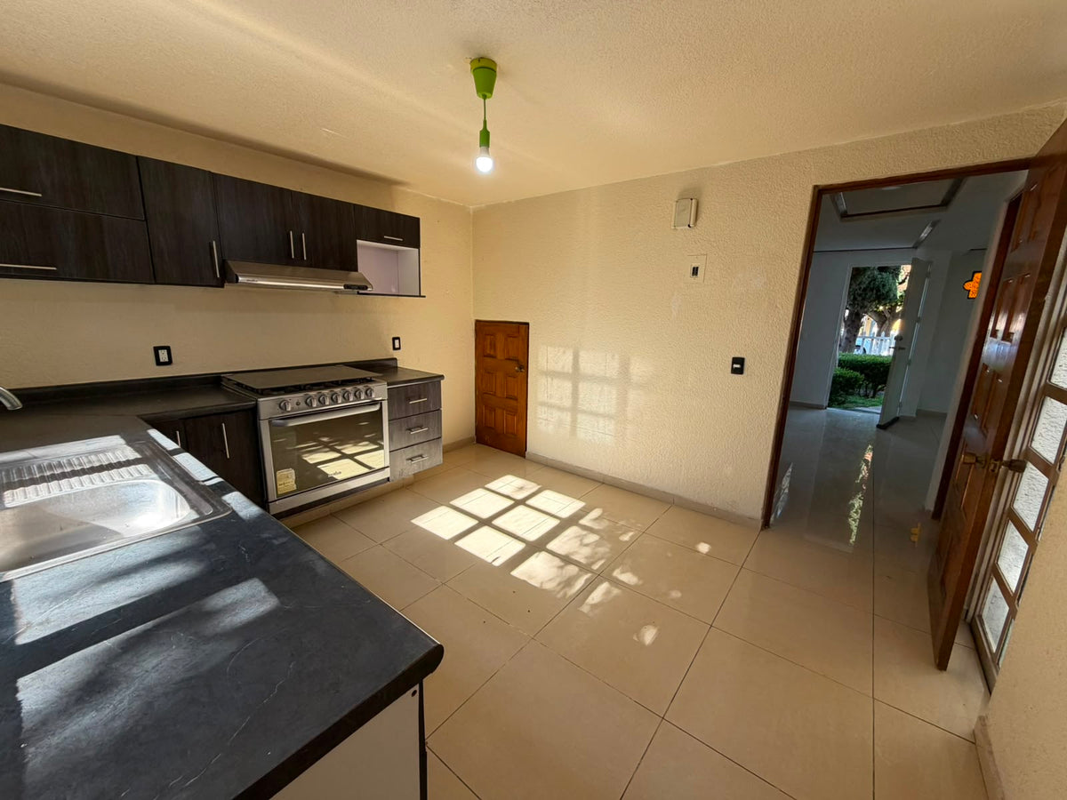 CASA EN VENTA EN ANA MARIA GALLAGA, MORELIA