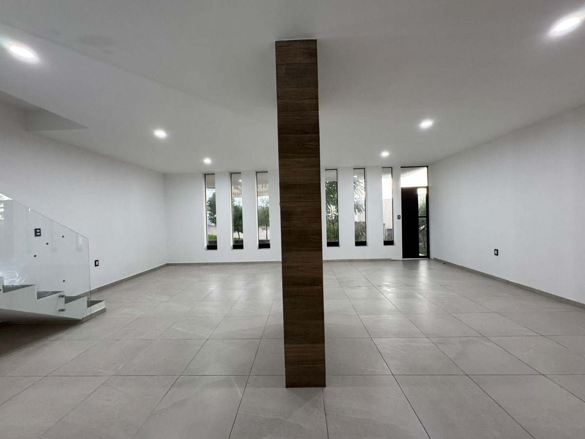CASA EN VENTA EN LOMALTA TRES MARIAS, MORELIA