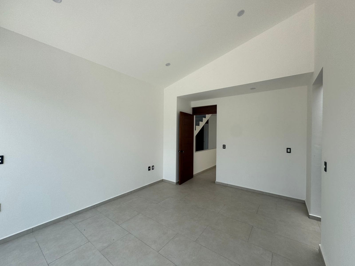 CASA EN VENTA EN LOMALTA TRES MARIAS, MORELIA