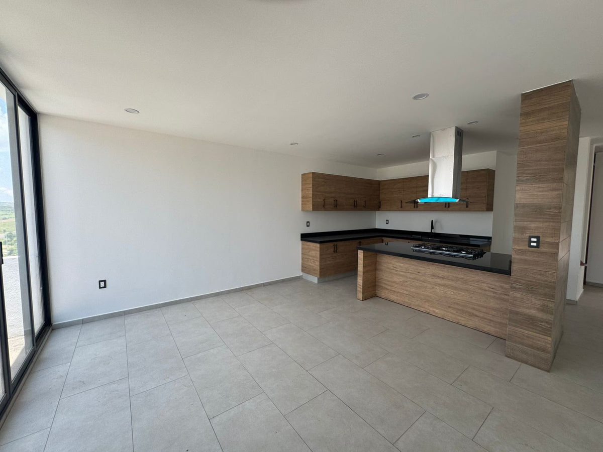 CASA EN VENTA EN LOMALTA TRES MARIAS, MORELIA