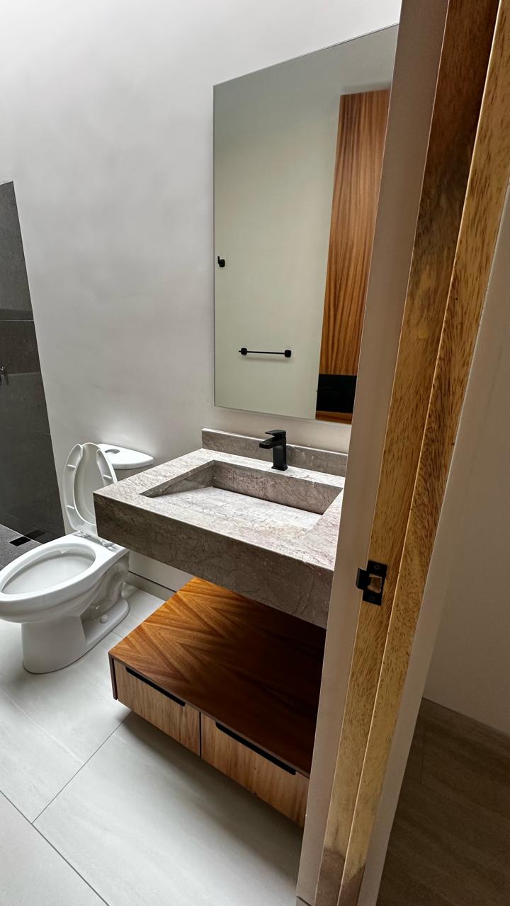 CASA EN VENTA SOBRE CALZADA LA HUERTA, MORELIA