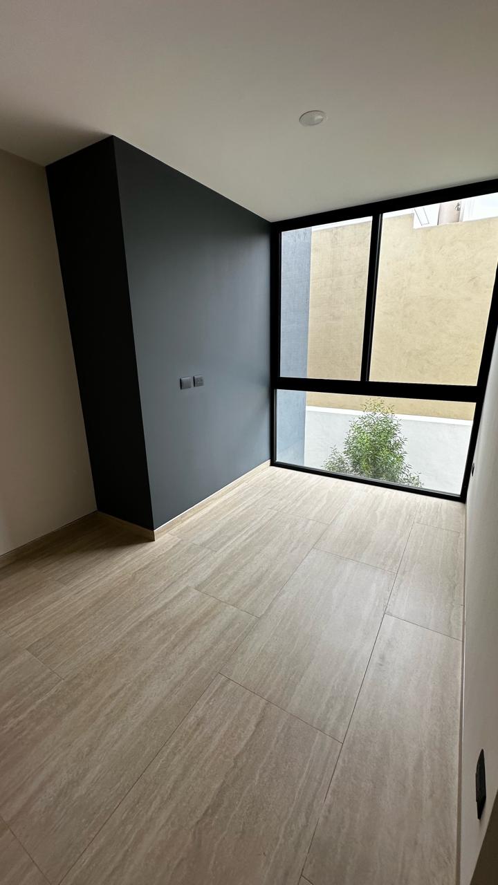 CASA EN VENTA SOBRE CALZADA LA HUERTA, MORELIA
