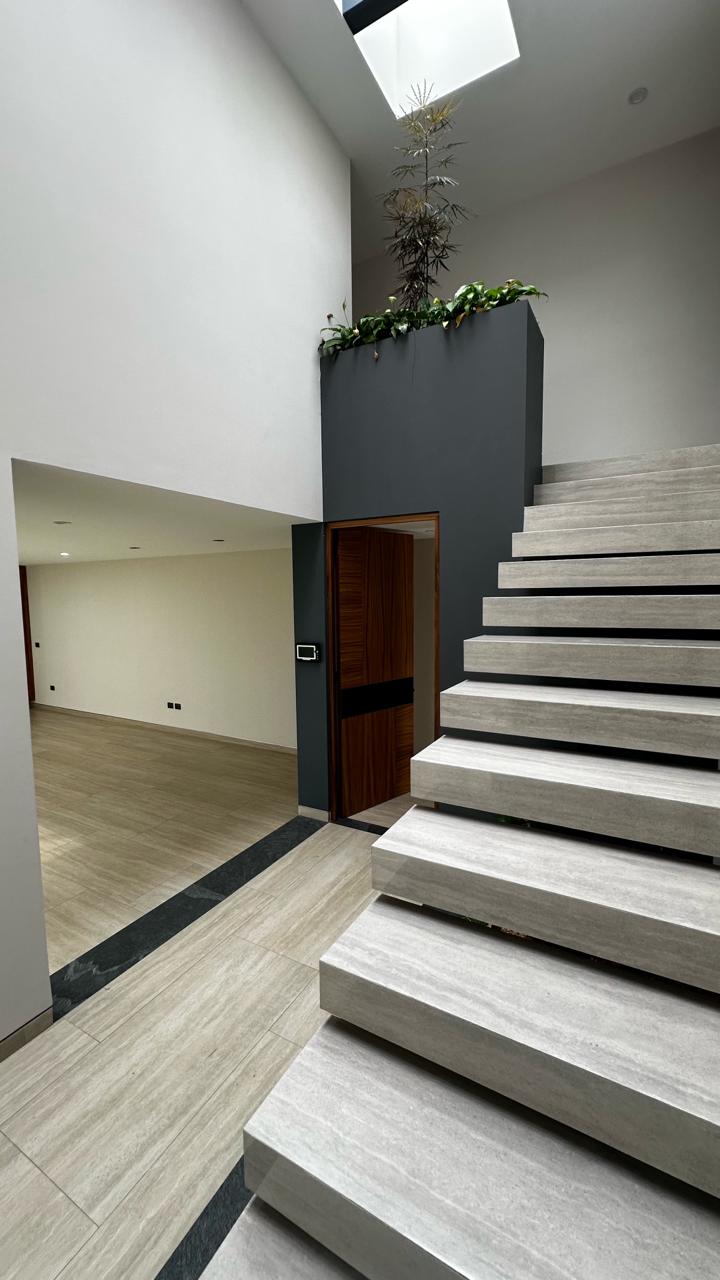 CASA EN VENTA SOBRE CALZADA LA HUERTA, MORELIA