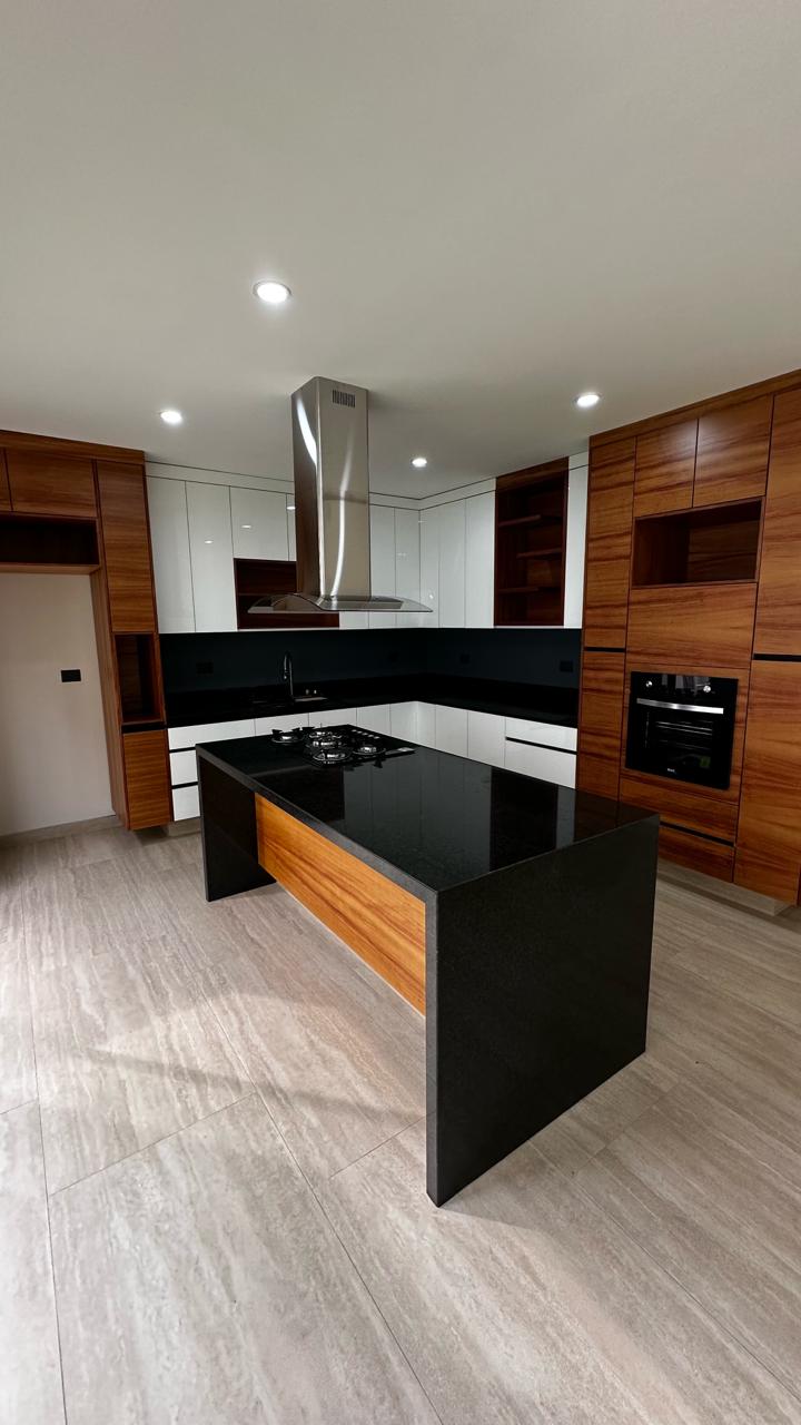 CASA EN VENTA SOBRE CALZADA LA HUERTA, MORELIA