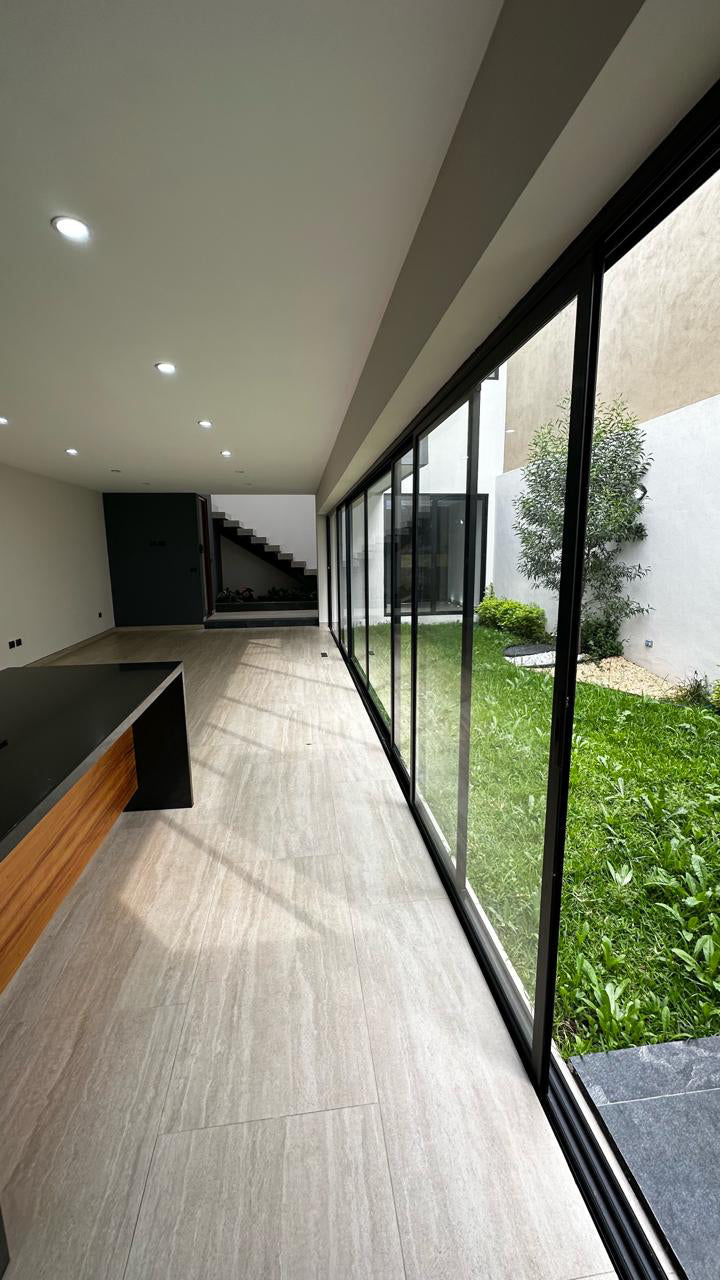 CASA EN VENTA SOBRE CALZADA LA HUERTA, MORELIA