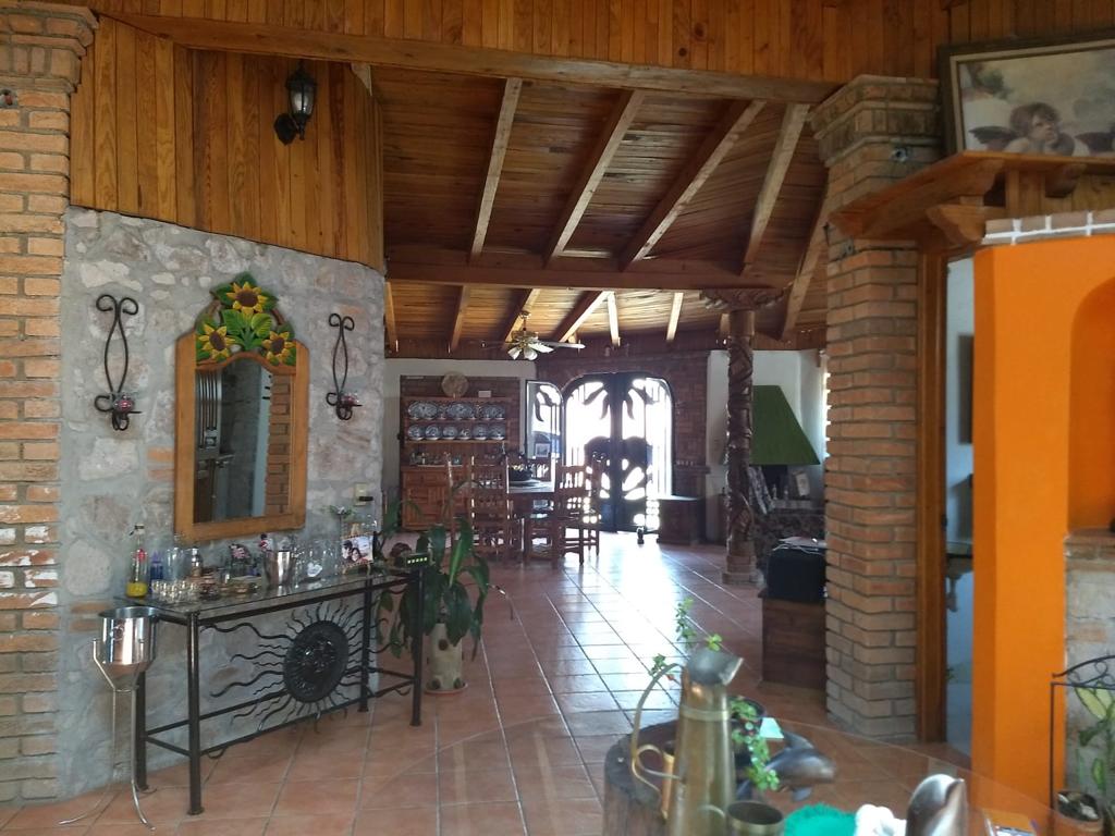 CASA EN VENTA EN ANTIGUA CARRETERA A PATZCUARO, MICH