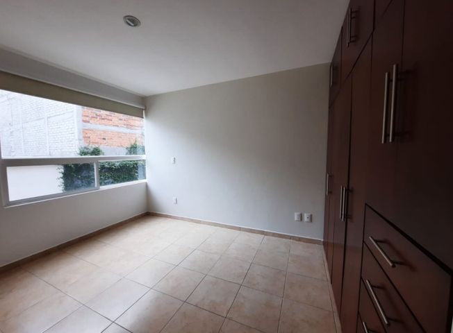 CASA EN RENTA EN COTO PRIVADO EN ALTOZANO, MORELIA