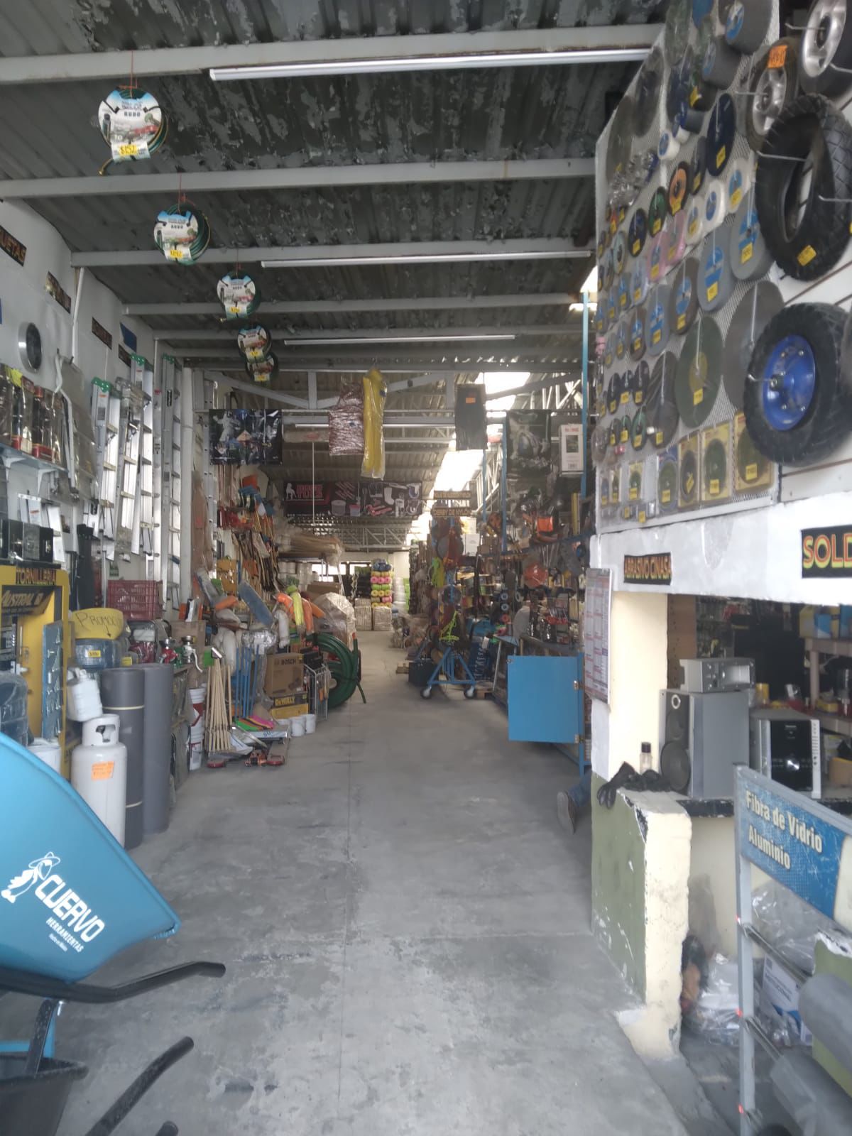 BODEGA CON OFICINAS EN VENTA EN ELIAS PEREZ AVALOS, MORELIA