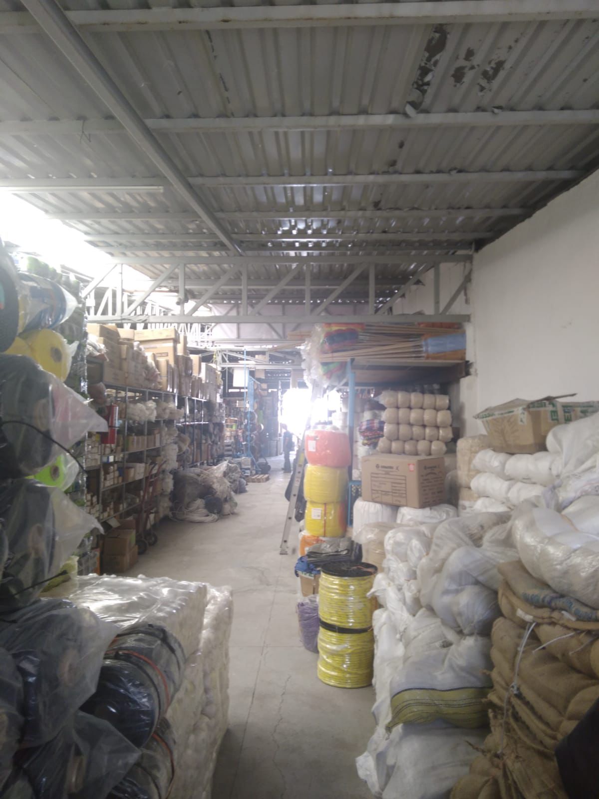 BODEGA CON OFICINAS EN VENTA EN ELIAS PEREZ AVALOS, MORELIA