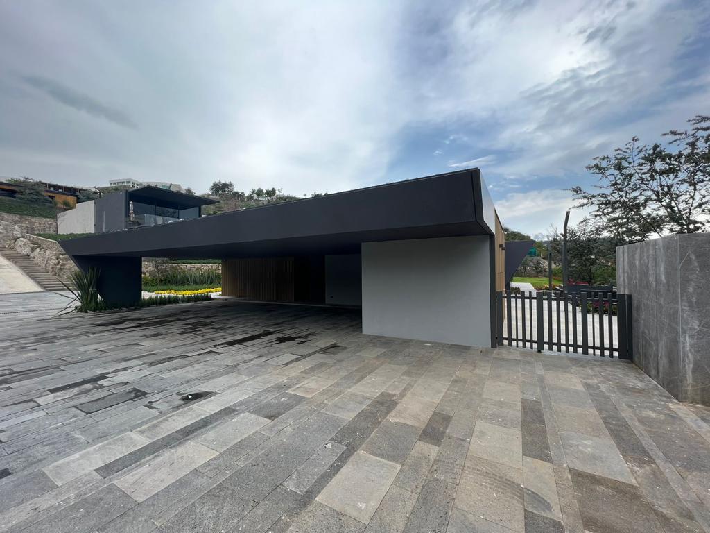 CASA DE UNA PLANTA EN VENTA EN CLUB Y DENTRO DEL CAMPO DE GOLF TRES MARIAS, MORELIA