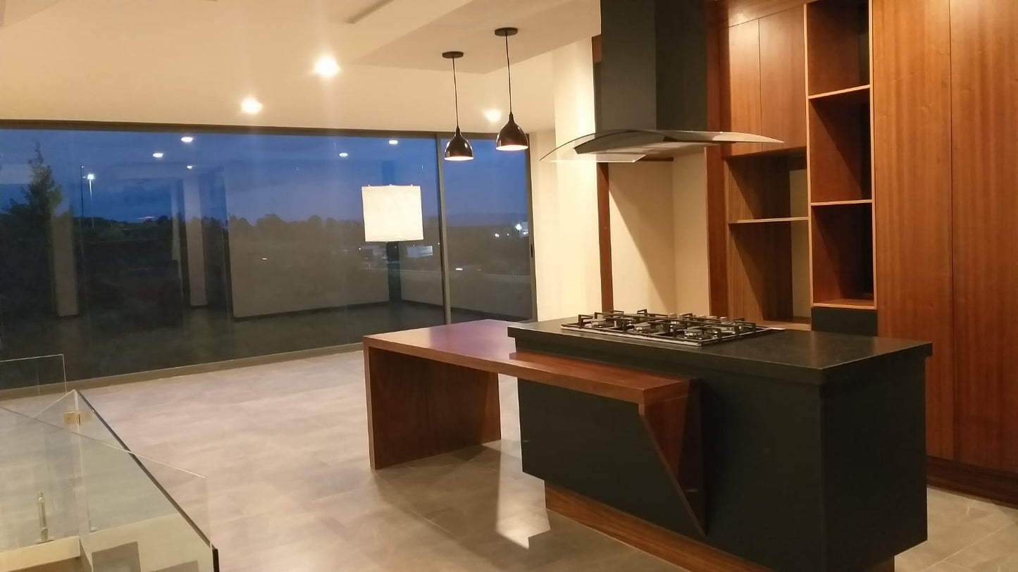 CASA EN VENTA EN PASEO DEL PARQUE TRES MARIAS, MORELIA