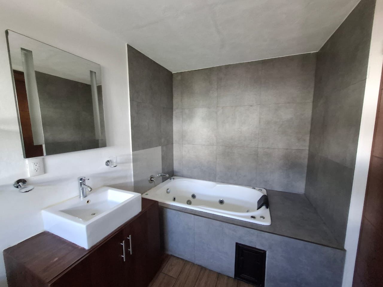 CASA EN VENTA EN PASEO DEL PARQUE TRES MARIAS, MORELIA