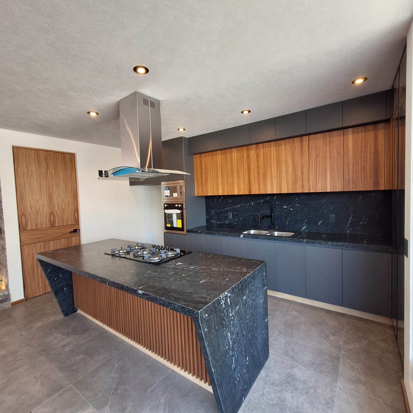 CASA EN VENTA EN RINCON DE LA MONTAÑA, MORELIA