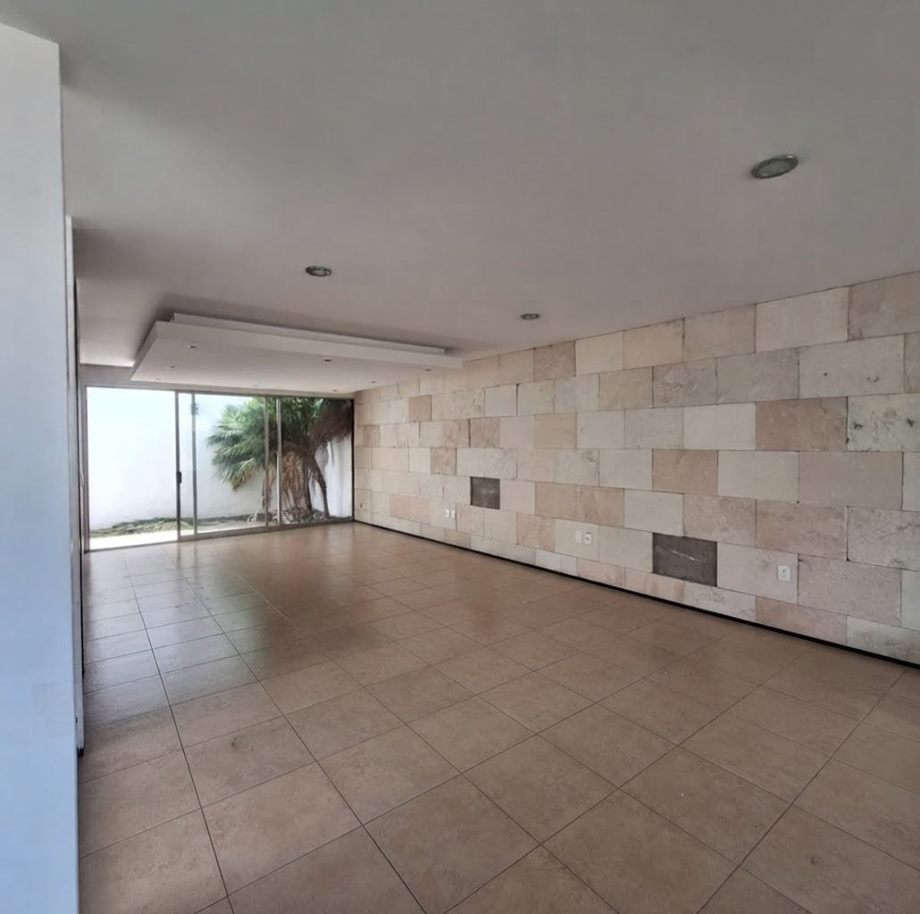 CASA EN RENTA EN RINCON DE ALTOZANO, MORELIA