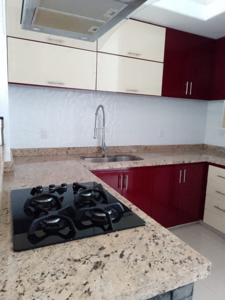 CASA EN VENTA/RENTA EN PASEO DEL PARQUE TRES MARIAS, MORELIA