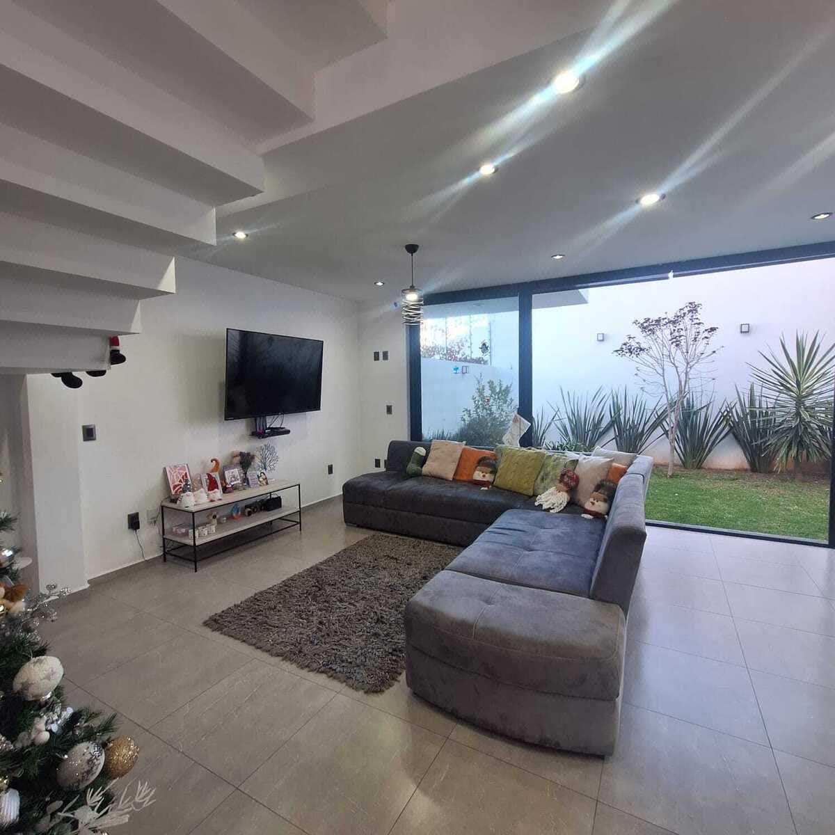 CASA EN VENTA EN PUNTA ALTOZANO II, MORELIA