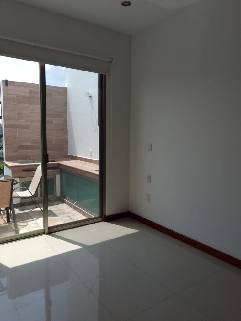 CASA EN VENTA/RENTA EN PASEO DEL PARQUE TRES MARIAS, MORELIA